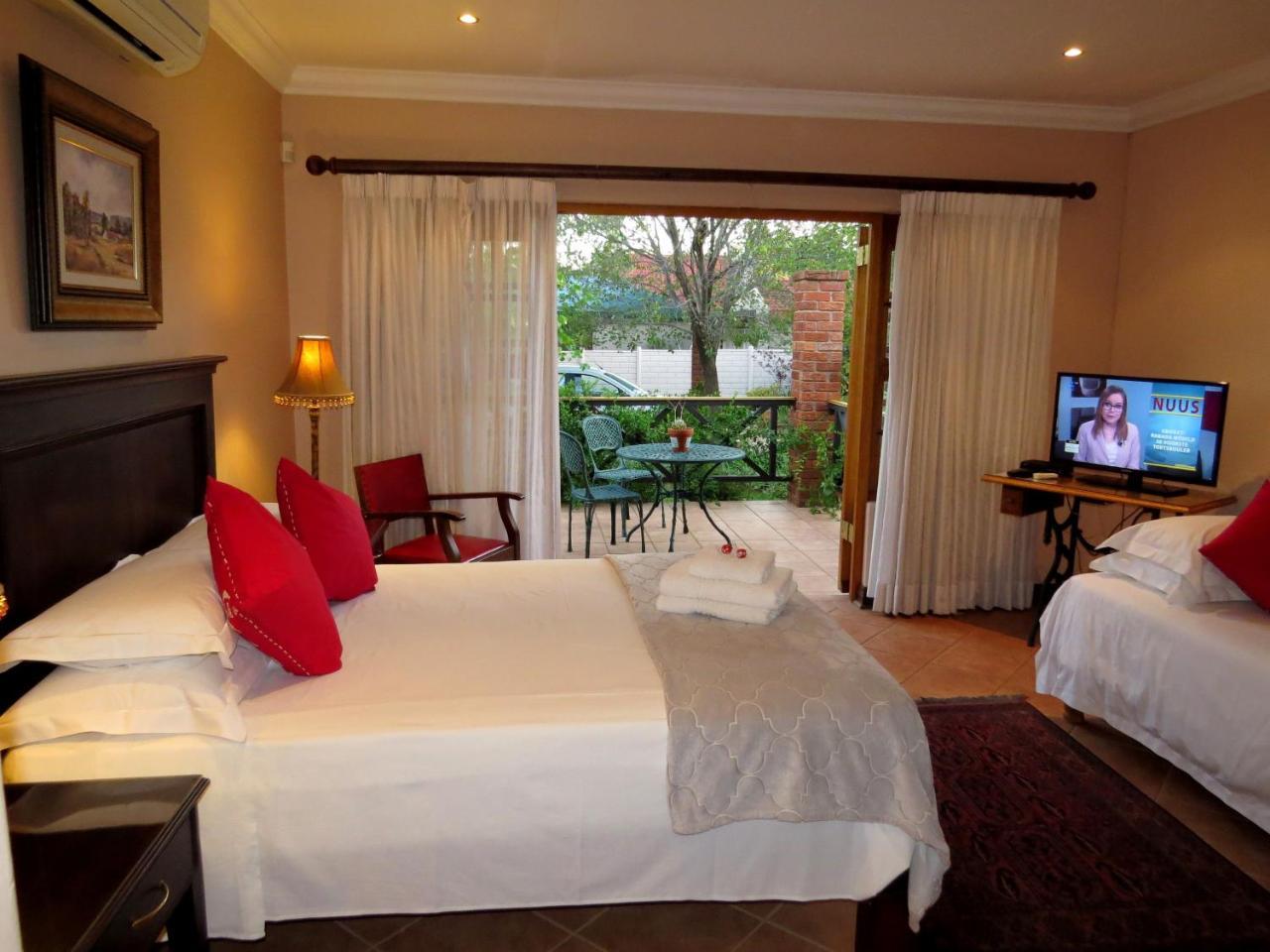 Camelia Guest House Bloemfontein Exteriör bild