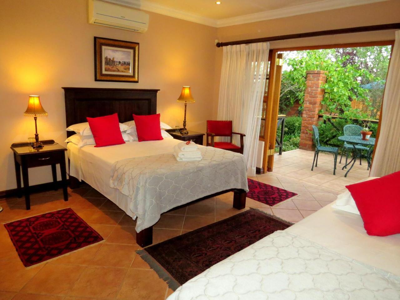 Camelia Guest House Bloemfontein Exteriör bild